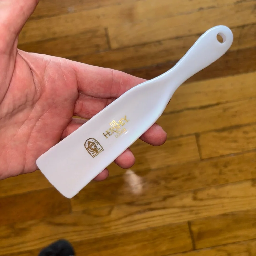 The Hershey Lodge Shoe Horn
